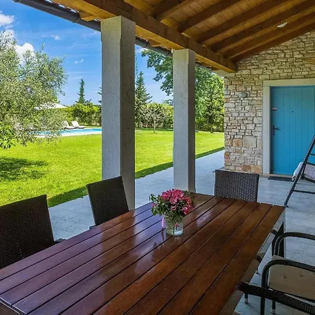 B&l Holiday home *