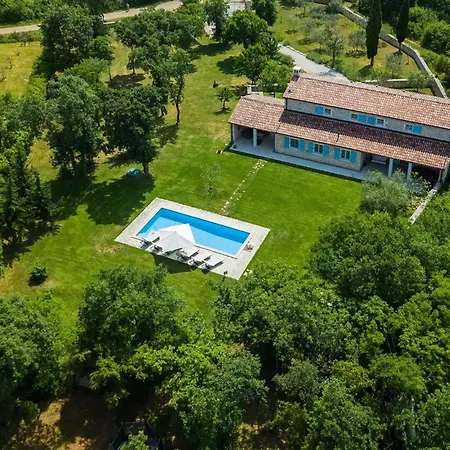 Holiday home B&l Pula