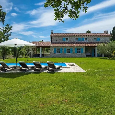 B&l Holiday home Pula